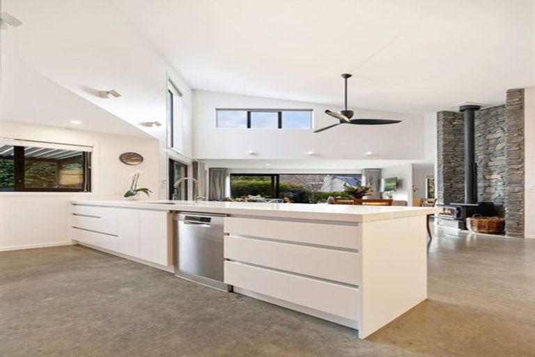 Photo of property in 20 Adamson Drive, Arrowtown, 9302