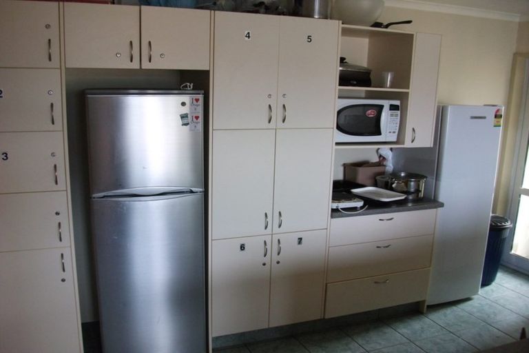 Photo of property in 33 Queen Street, Brighton, Dunedin, 9035