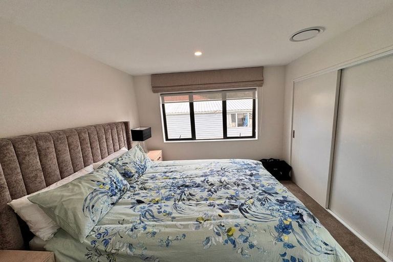 Photo of property in 11d Regency Place, Sunnynook, Auckland, 0632