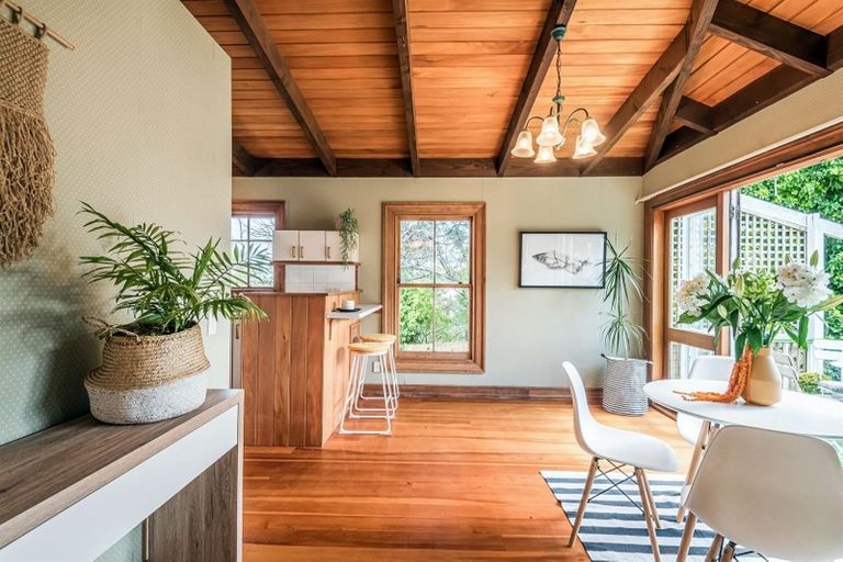 Photo of property in 2/160 Mokoia Road, Chatswood, Auckland, 0626