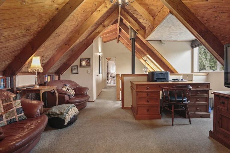 Photo of property in 13 Bush Road, Waiatarua, Auckland, 0604