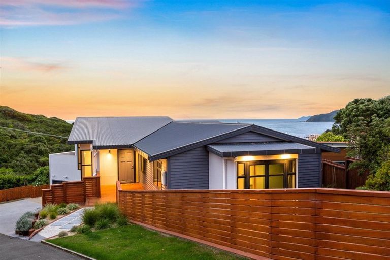 Photo of property in 15 Patiki Place, Titahi Bay, Porirua, 5022