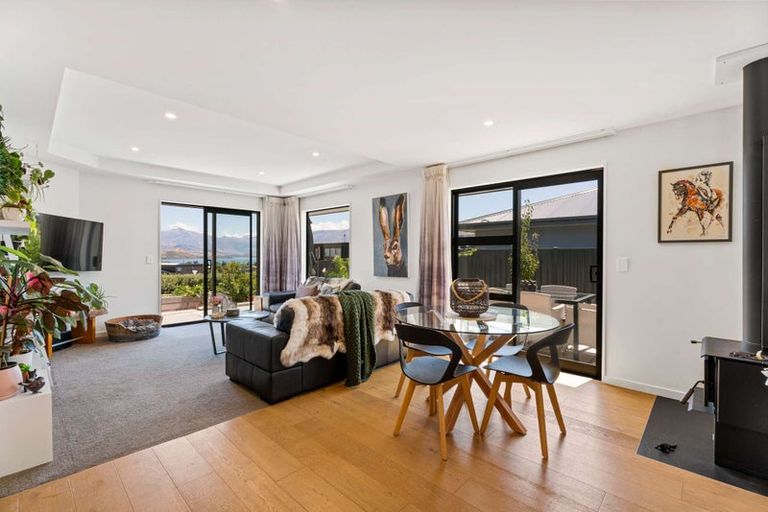 Photo of property in 16 Scurr Terrace, Wanaka, 9305