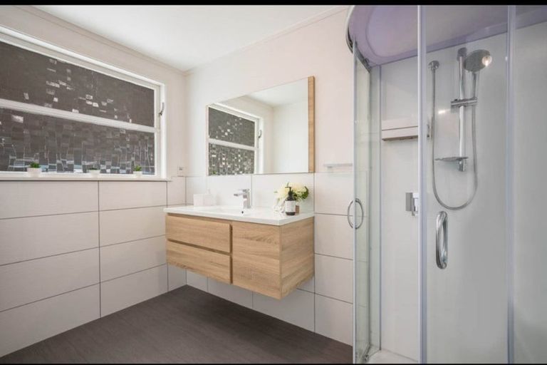 Photo of property in 33b Burns Grove, Trentham, Upper Hutt, 5018