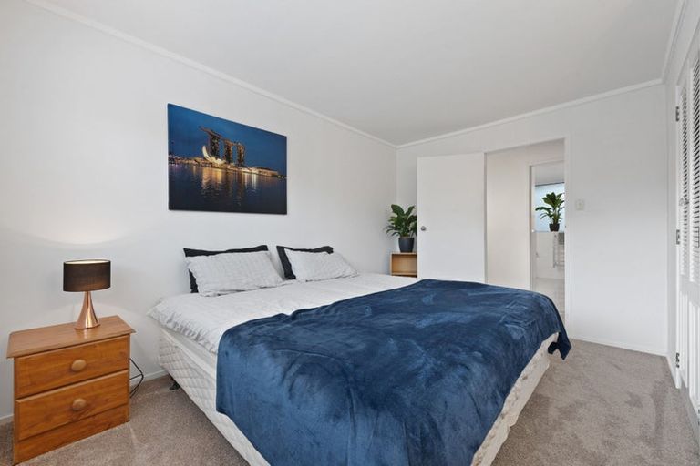 Photo of property in 2/9 Takutai Avenue, Bucklands Beach, Auckland, 2012