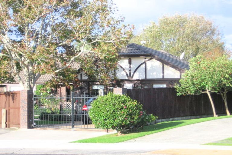 Photo of property in 43 Majesty Place, Half Moon Bay, Auckland, 2012