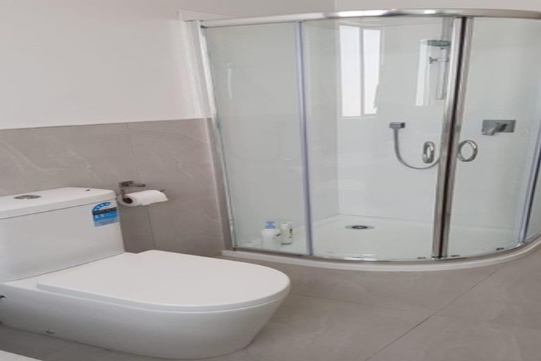 Photo of property in 4 Kapia Road, Westgate, Auckland, 0614