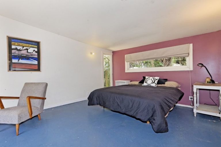 Photo of property in 52 Beach Valley Road, Piha, New Lynn, 0772