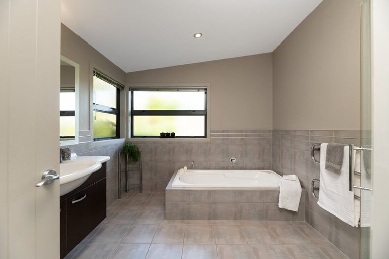 Photo of property in 82b Taniwha Place, Bethlehem, Tauranga, 3176