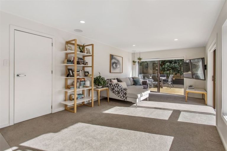 Photo of property in 12 Pine Terrace, Howick, Auckland, 2014