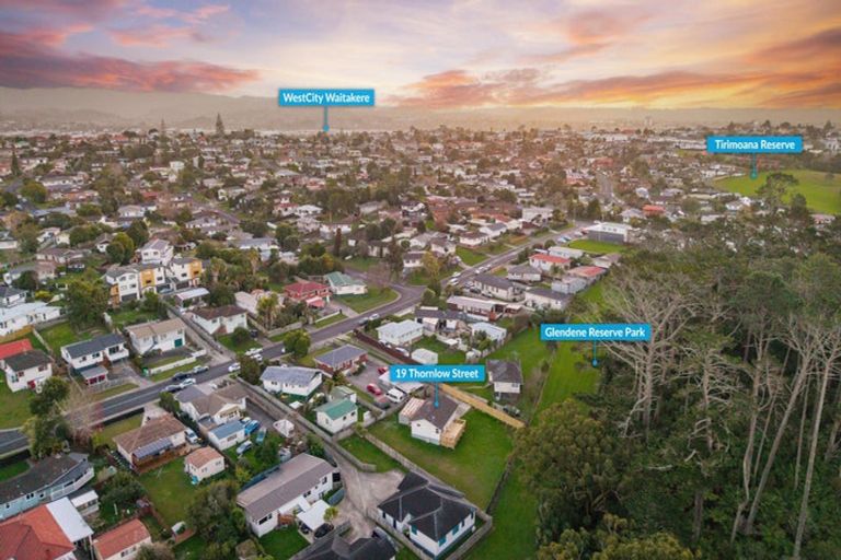 Photo of property in 19 Thornlow Street, Glendene, Auckland, 0602