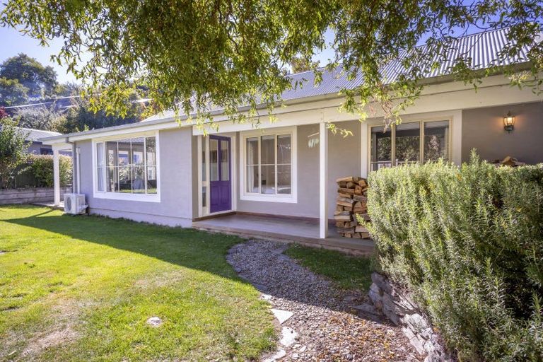 Photo of property in 9 Mcdonnell Road, Arrowtown, 9302