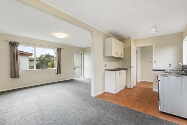 Photo of property in 2/50 Borich Road, Sunnyvale, Auckland, 0612