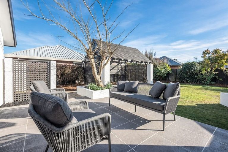 Photo of property in 27 Creese Place, Redwood, Christchurch, 8051