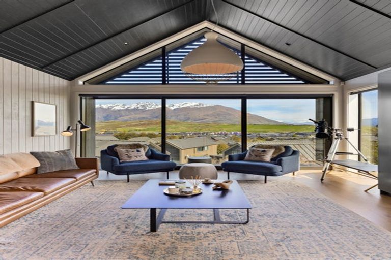 Photo of property in 17 Falconer Rise, Jacks Point, Queenstown, 9371