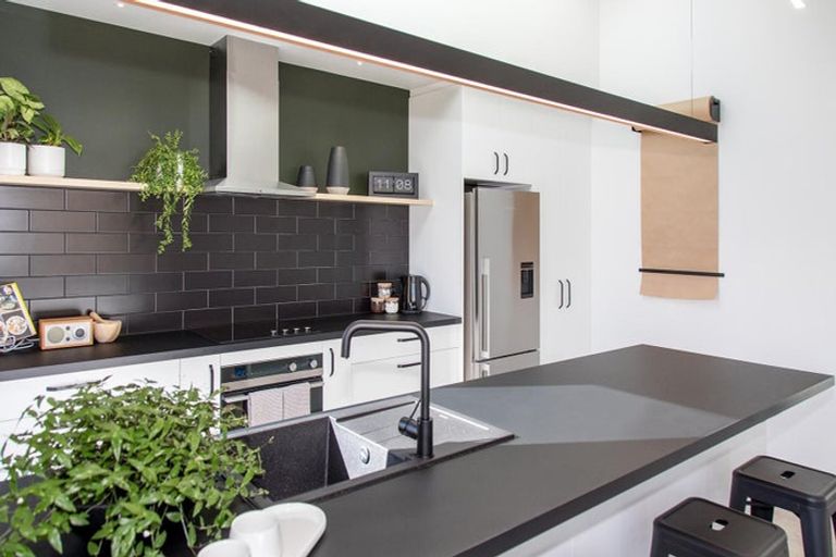 Photo of property in 15 Manatika Road, Karaka, 2124