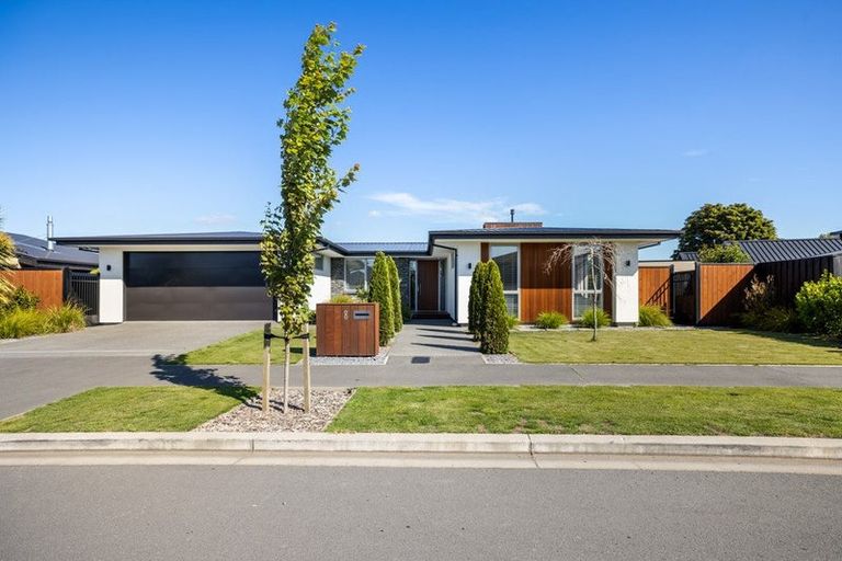 Photo of property in 8 Irvines Track, Halswell, Christchurch, 8025