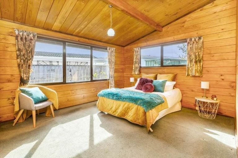 Photo of property in 8 Roband Crescent, Brown Owl, Upper Hutt, 5018