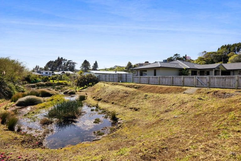Photo of property in 5 Te Arakete Place, Hurworth, New Plymouth, 4310