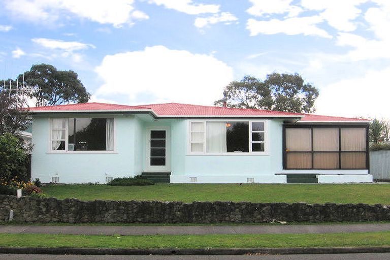 Photo of property in 6 Parkland Crescent, Terrace End, Palmerston North, 4410