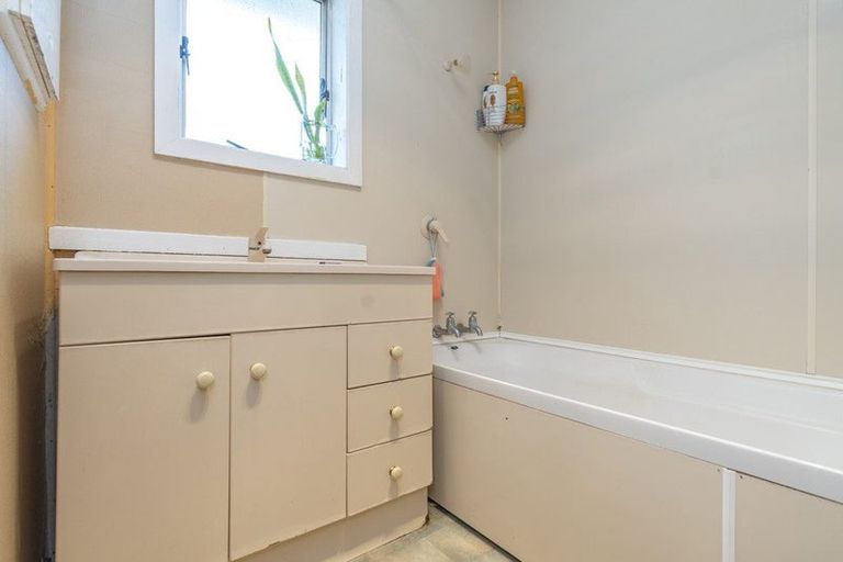 Photo of property in 2/6 Snead Place, Hamilton East, Hamilton, 3216