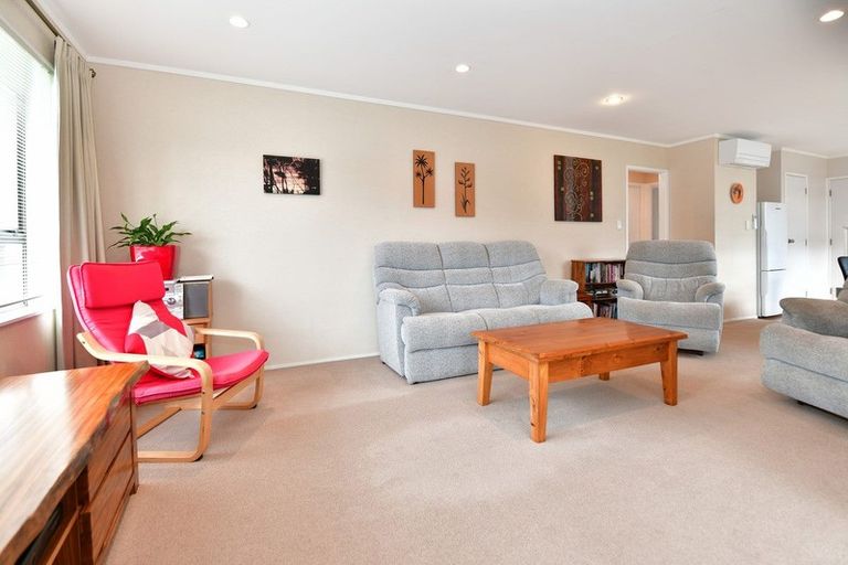 Photo of property in 1/438 Hibiscus Coast Highway, Orewa, 0931