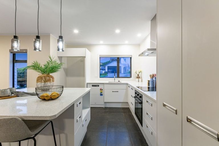 Photo of property in 9 Paparoa Crescent, Aotea, Porirua, 5024