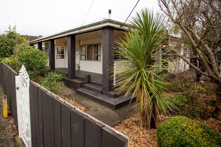 Photo of property in 6 Rhodes Street, Carterton, 5713