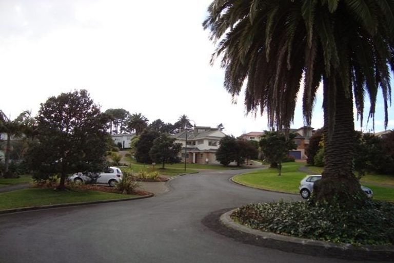 Photo of property in 35 Calypso Way, Unsworth Heights, Auckland, 0632