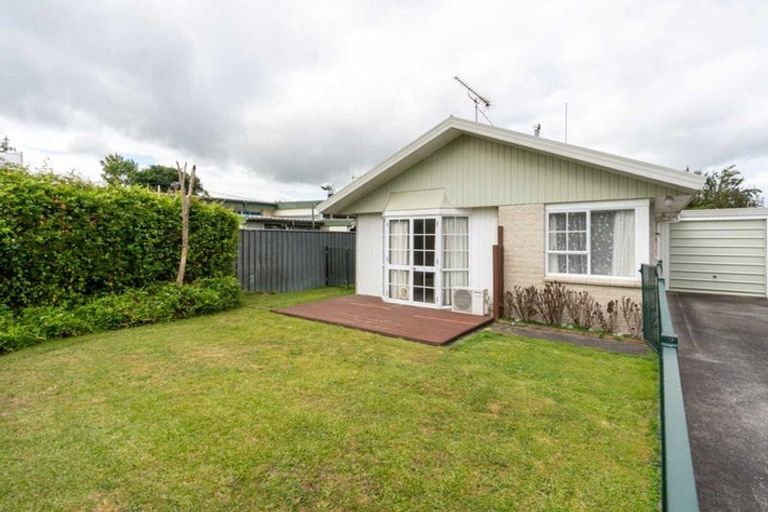 Photo of property in 30 Brocas Avenue, Hillcrest, Hamilton, 3216