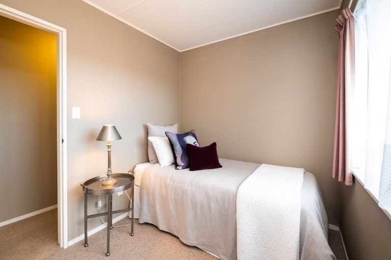 Photo of property in 12 Cormack Place, Greenmeadows, Napier, 4112