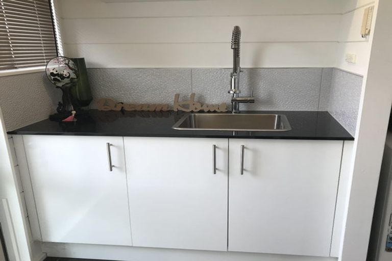 Photo of property in 4 Rotoma Rise, Clover Park, Auckland, 2019