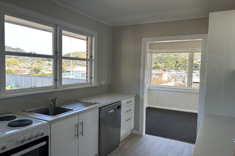 Photo of property in 72 Auckland Street, Picton, 7220