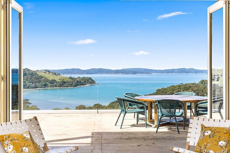 Photo of property in 220 Whitmore Road, Tawharanui Peninsula, Warkworth, 0986