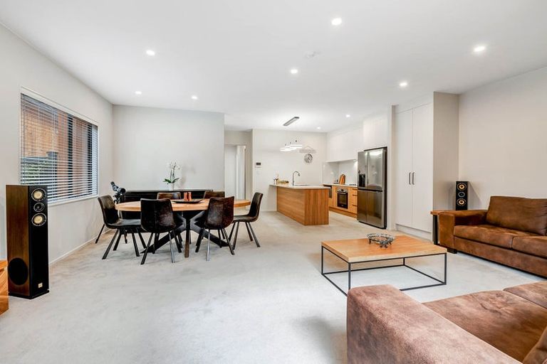 Photo of property in 10 Whao Lane, Silverdale, 0932