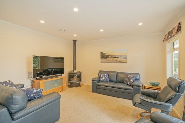 Photo of property in 13 Kawhero Drive, Kuaotunu, Whitianga, 3592