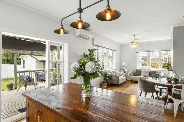 Photo of property in 16 Achilles Crescent, Narrow Neck, Auckland, 0624