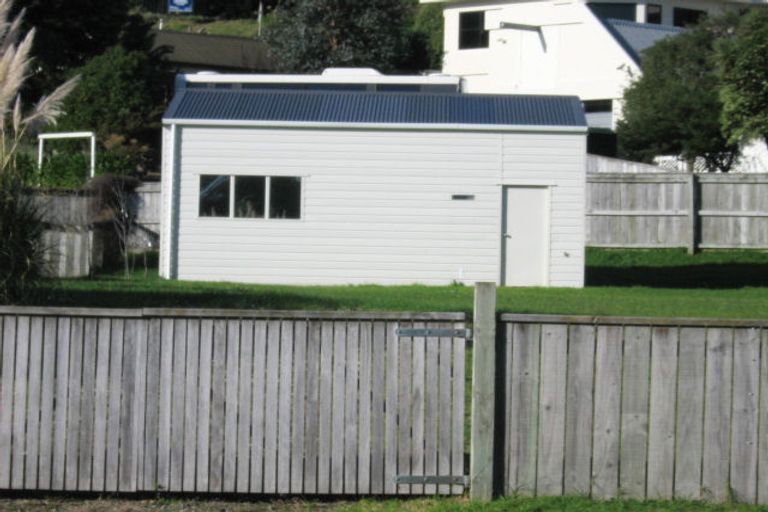 Photo of property in 5 Hicks Crescent, Waikanae Beach, Waikanae, 5036