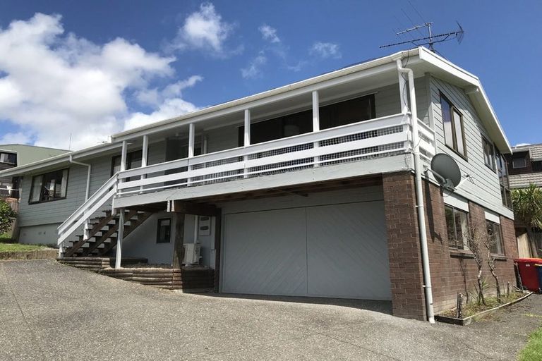 Photo of property in 31 Marina View Drive, West Harbour, Auckland, 0618