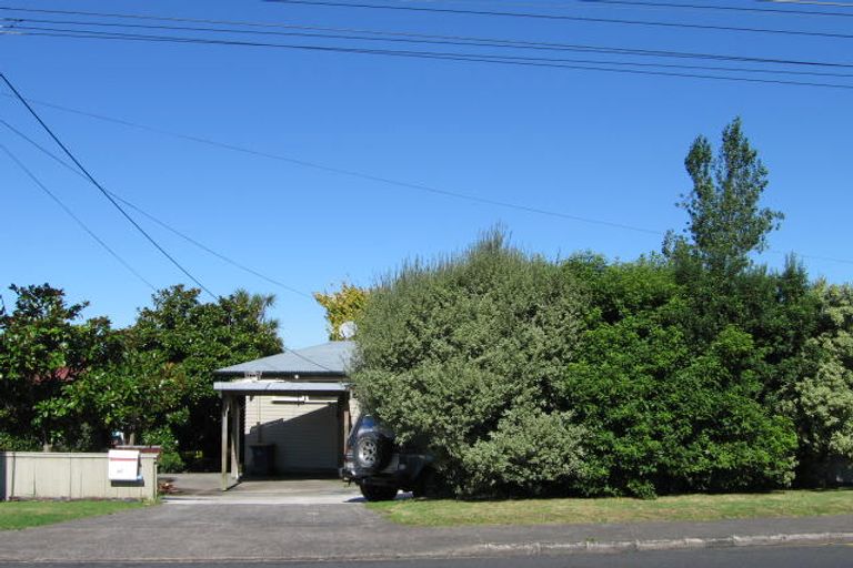 Photo of property in 47 Hepburn Road, Glendene, Auckland, 0602