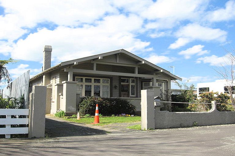 Photo of property in 137 Cook Street, West End, Palmerston North, 4410