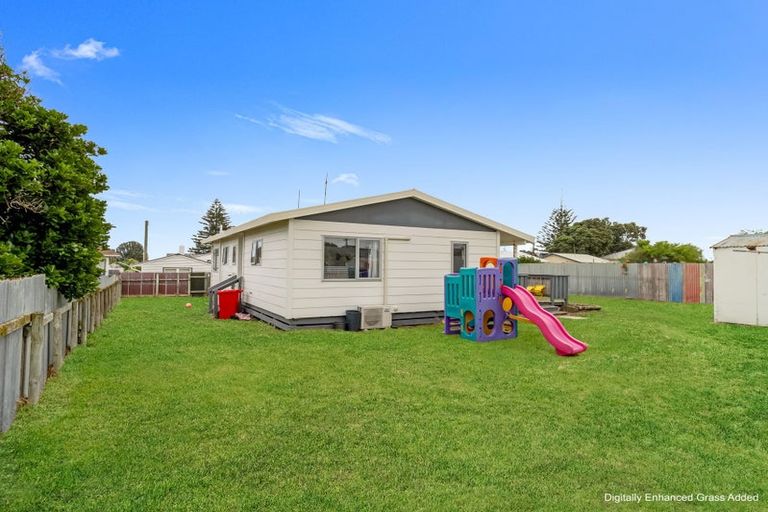 Photo of property in 10 Cornfoot Street, Castlecliff, Whanganui, 4501