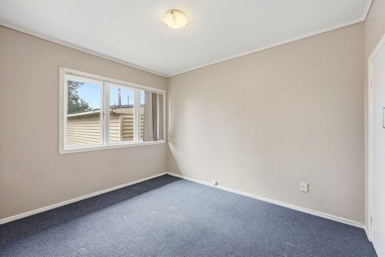 Photo of property in 47 Fairdene Avenue, Henderson, Auckland, 0610