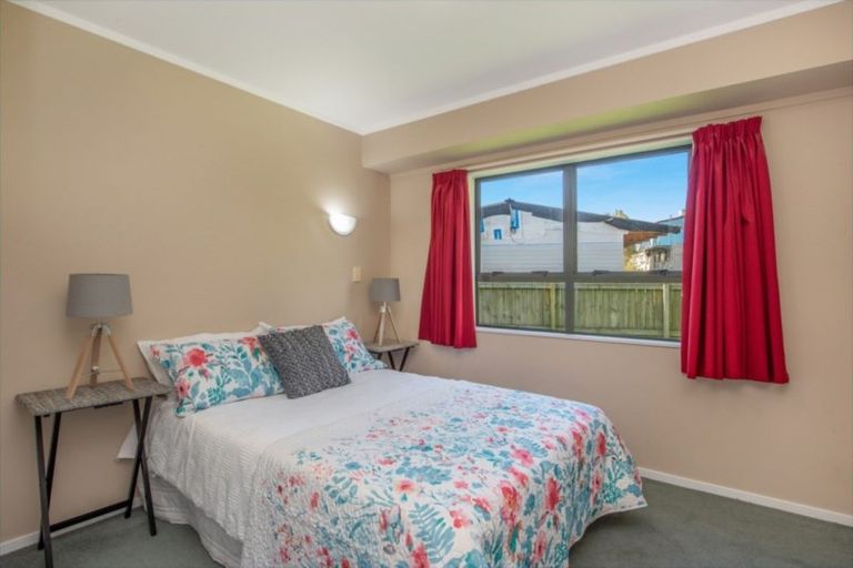 Photo of property in 17 Mews Place, Forest Lake, Hamilton, 3200