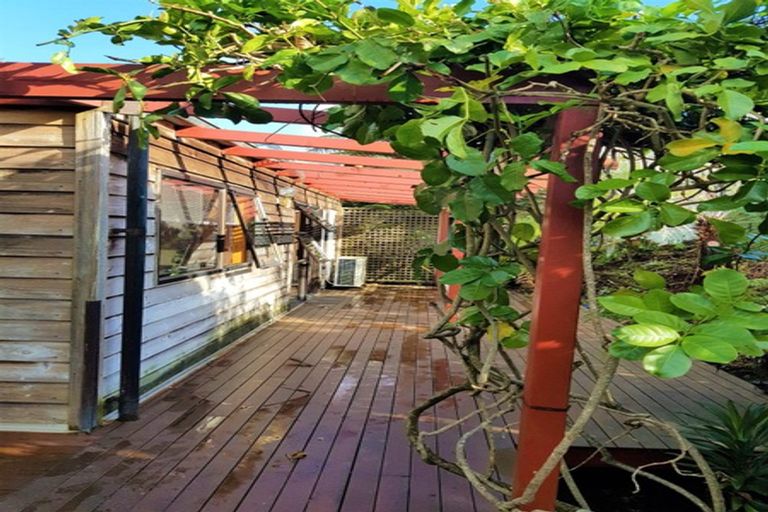 Photo of property in 58 Rosecamp Road, Beach Haven, Auckland, 0626