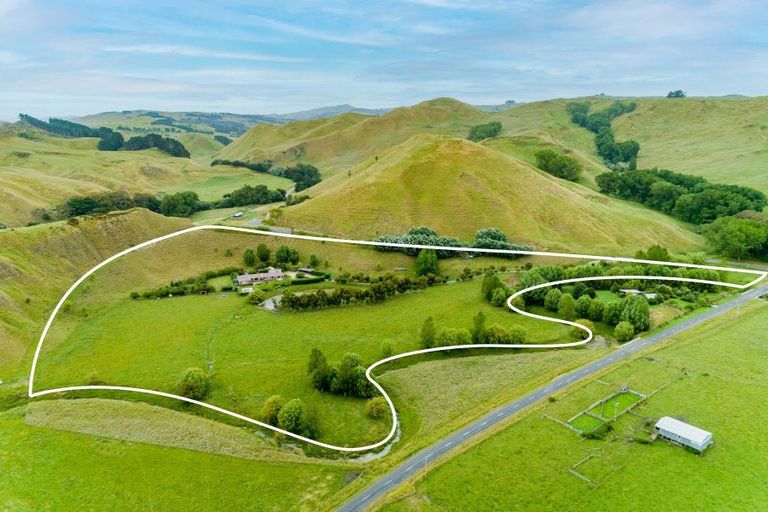 Photo of property in 11 Mangakuri Road, Kairakau, Havelock North, 4295