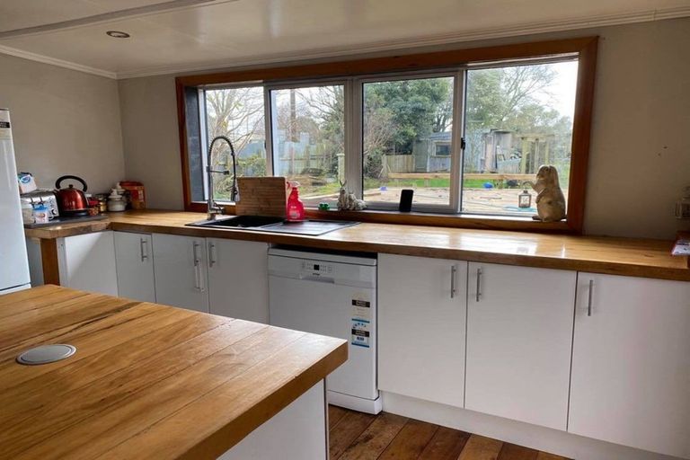 Photo of property in 24 Tayler Street, Eltham, 4322