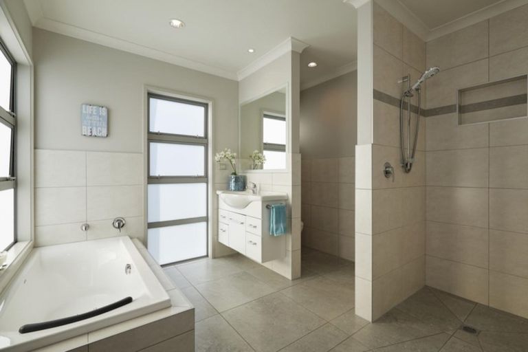 Photo of property in 36 Royal Ascot Drive, Papamoa Beach, Te Puke, 3187