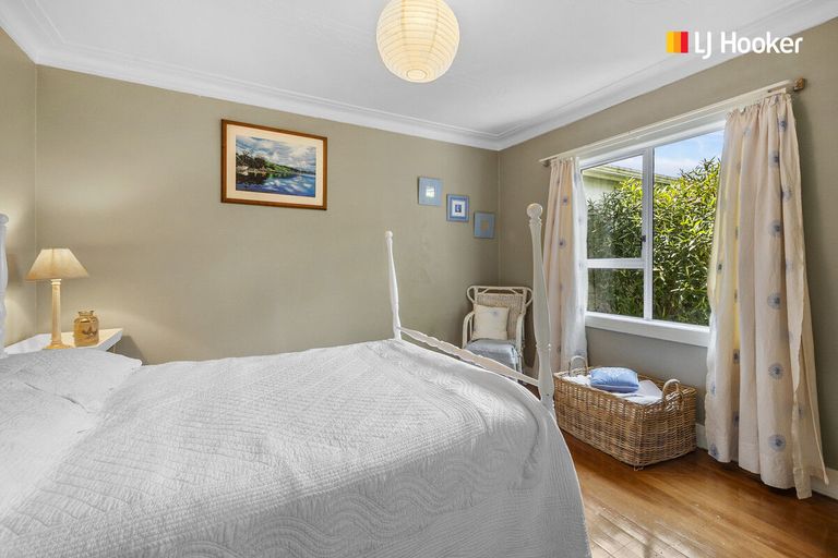 Photo of property in 35 Oxley Crescent, Broad Bay, Dunedin, 9014