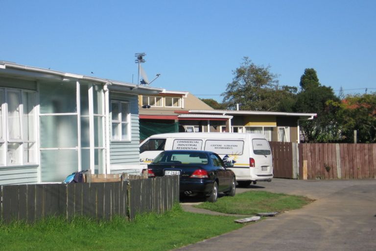 Photo of property in 64 Cambridge Terrace, Papatoetoe, Auckland, 2025
